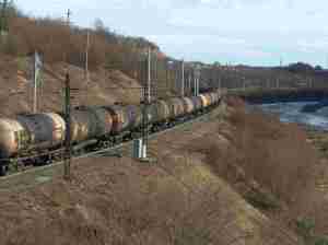 Öljy virtaa Murmannin radalla toukokuussa 2005, kuva YMy