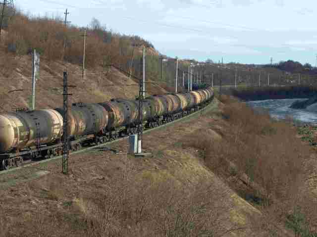 Öljy virtaa Murmannin radalla toukokuussa 2005.